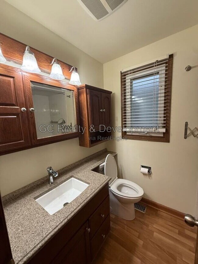 Foto del edificio - 5738 S Central Ave