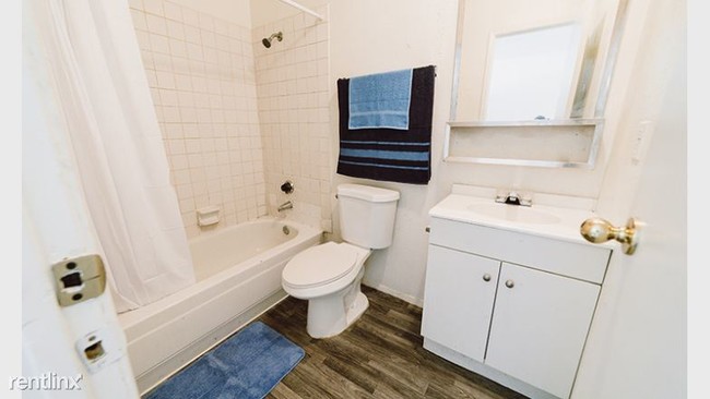 Foto del edificio - 4735 Deckow Ln