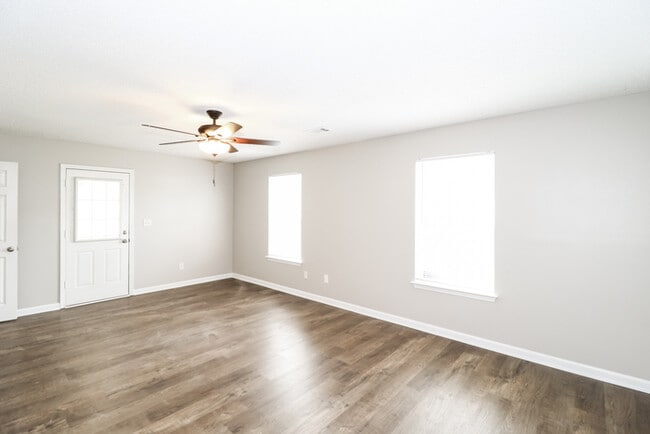 Foto del edificio - 238 Timberlake Dr