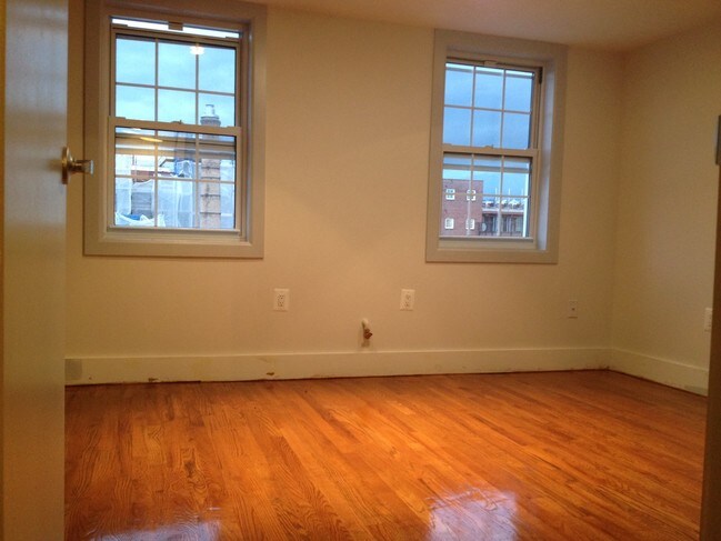 Foto del edificio - 255 Evergreen Ave