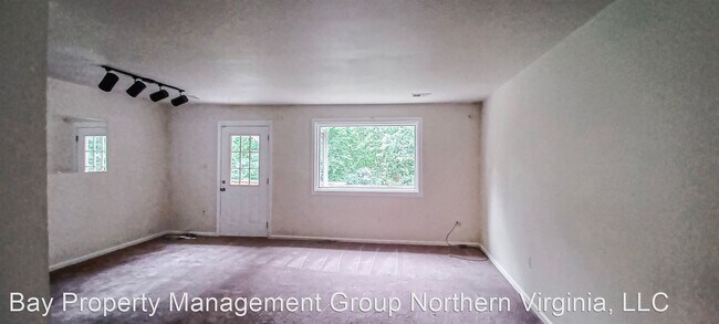 Foto del edificio - 3 br, 2.5 bath House - 1950 MAYFLOWER DRIVE