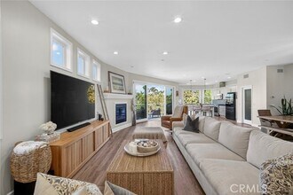 Building Photo - 214 Avenida Montalvo