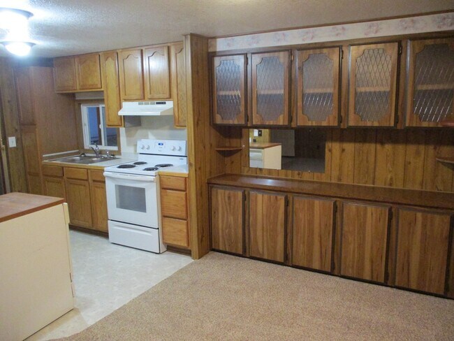 Building Photo - 2 Bedroom, 2 Bathroom Lake Holiday Home