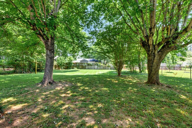 Foto del edificio - 1018 Fairway Dr NW