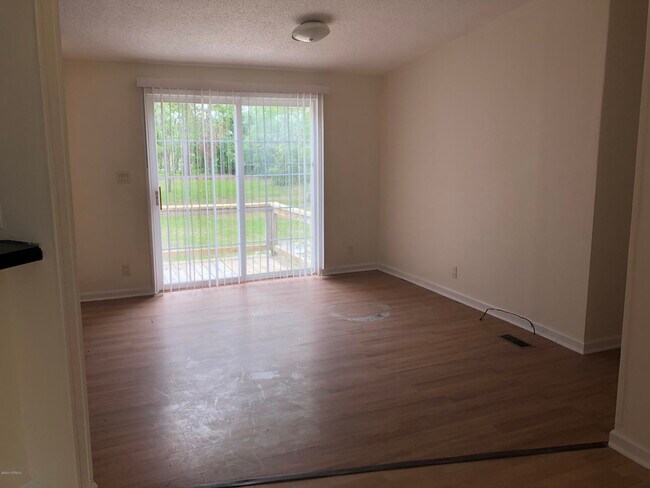 Foto del edificio - 765 Lumbee Rd