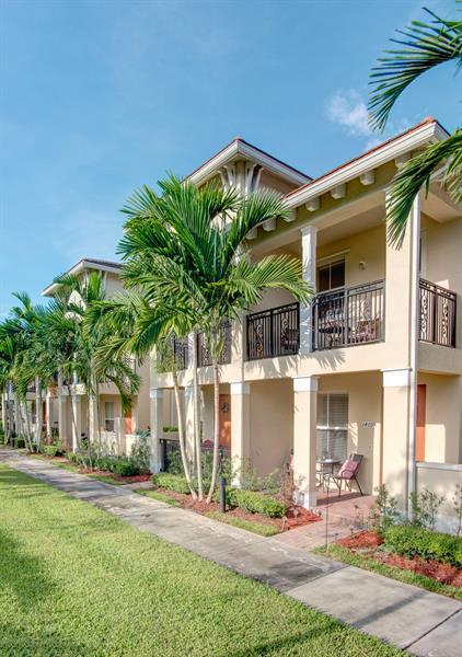 Building Photo - 4501 Mimosa Ter