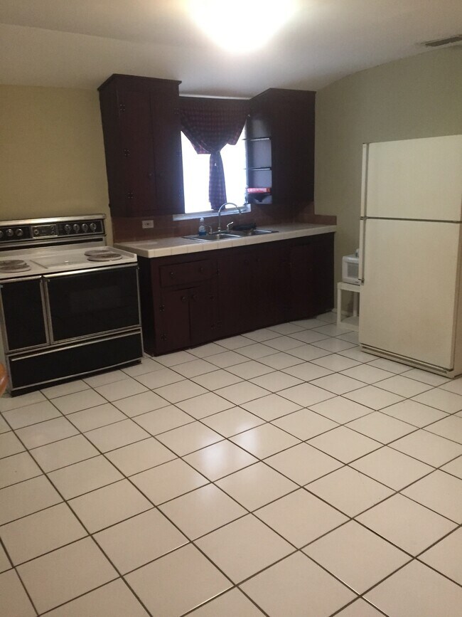Building Photo - 27281 Rio Vista Cir
