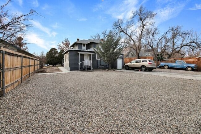 Building Photo - Charming Downtown 1-Bedroom in Historic Victorian Building