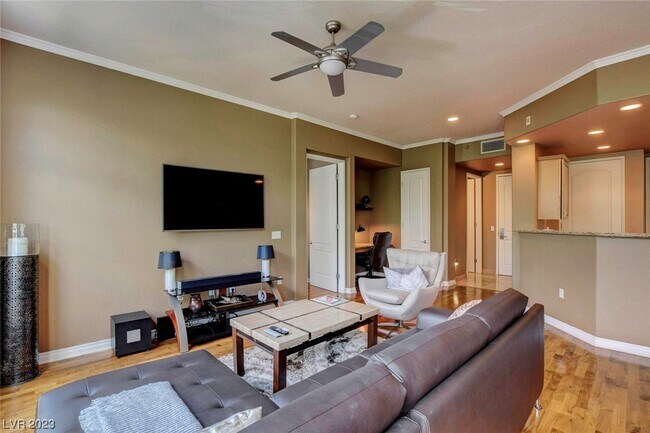 Building Photo - 2260 Village Walk Dr