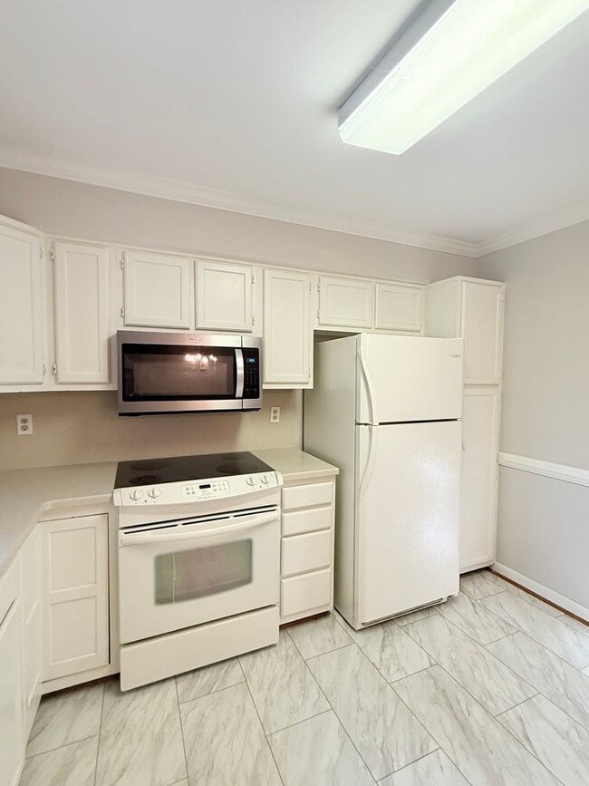 Building Photo - One Level 2 Bedroom, 2 Bath Condo in SW City