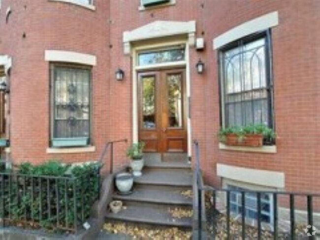 Building Photo - 124 Chandler St