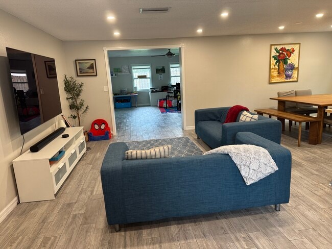 Building Photo - 3930 Cochise Ter