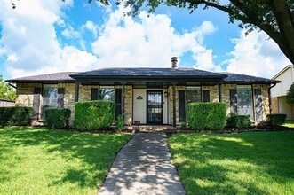 Building Photo - 418 Woodhurst Dr