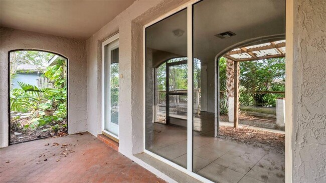 Foto del edificio - 7634 Fox Hollow Dr