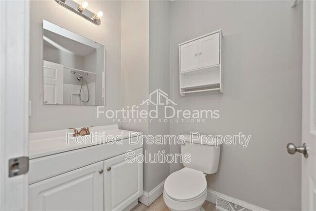 Foto del edificio - 712 Englewood St