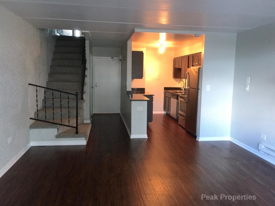 Foto principal - 155 Walnut Dr