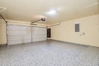 Building Photo - 2015 Treasure Mountain Dr