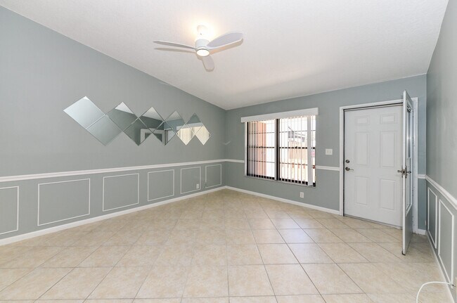 Foto del edificio - 7914 SE Villa Cir