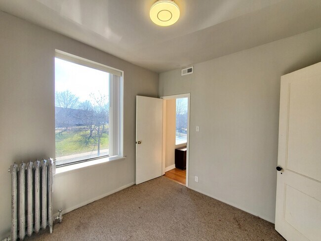 Foto del edificio - 2742 W Montrose Ave