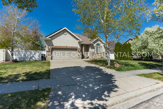 Building Photo - 1138 S 600 W