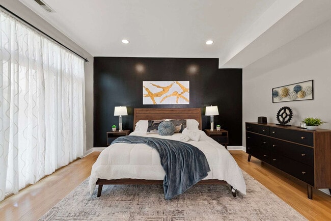 Building Photo - 2630 S Throop St