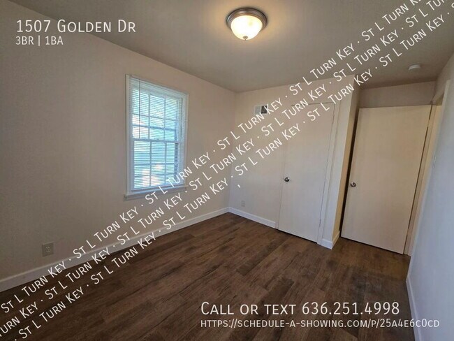 Foto del edificio - 1507 Golden Dr