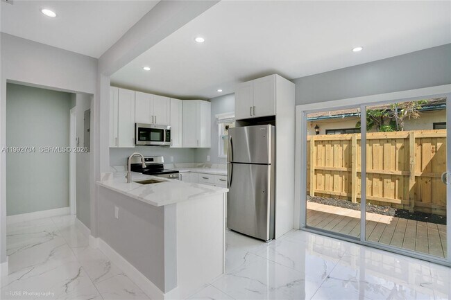 Foto del edificio - 907 SW 15th Ter