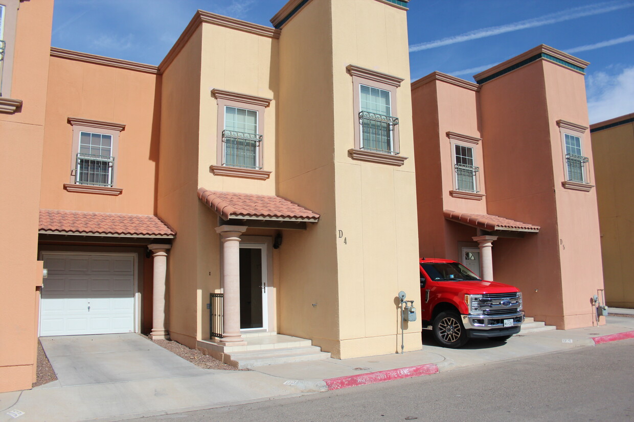 Primary Photo - 3150 N Yarbrough Dr