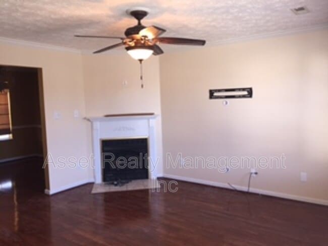Foto del edificio - 8212 Tangle Grove Ln