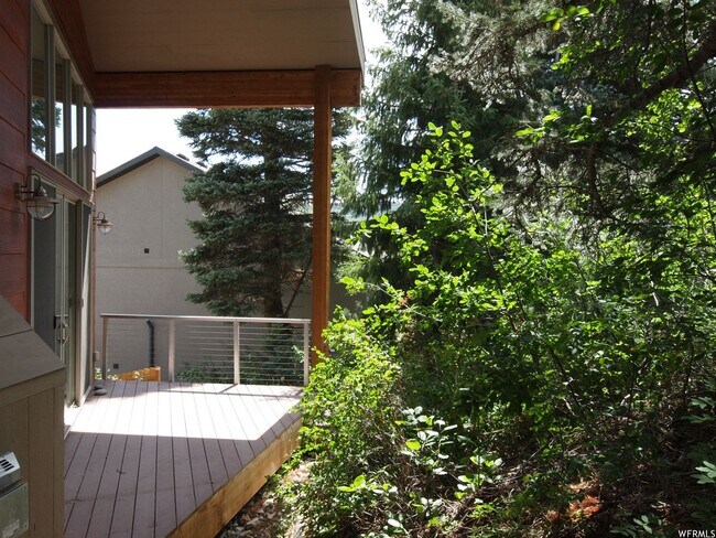 Foto del edificio - 430 Aspen Dr