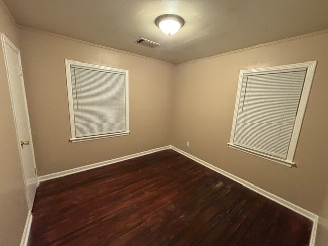 Photo - 1353 Canfield Ave Apartment