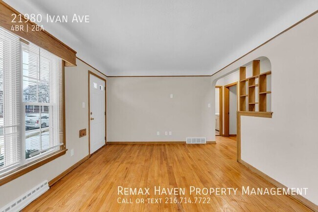 Foto del edificio - 21980 Ivan Ave