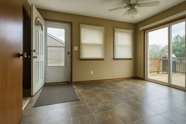 Building Photo - 1221 Vincent Pl