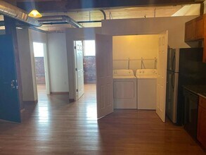 Building Photo - 111 N Main St