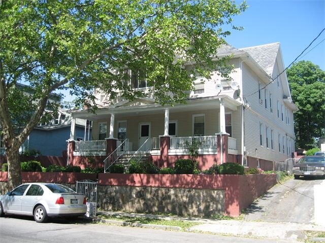Primary Photo - 251-253 S Fifth Ave