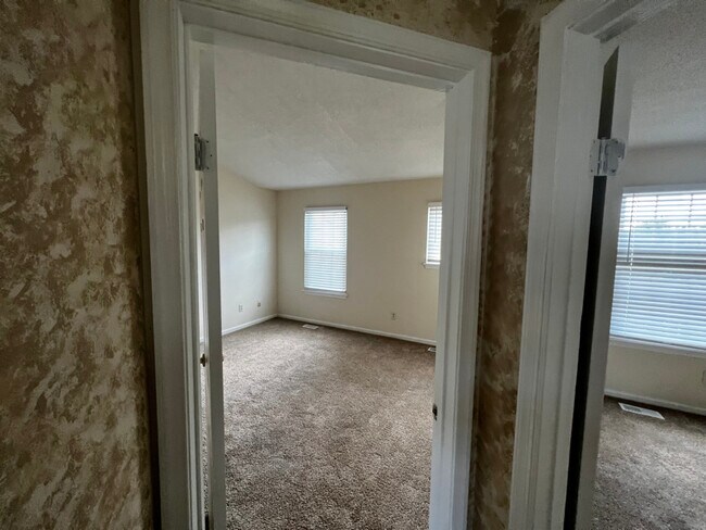 Foto del edificio - 343 Lee's Ml Dr