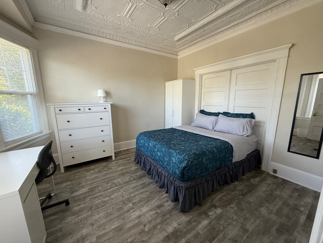 Primary Photo - 107 S Grant St