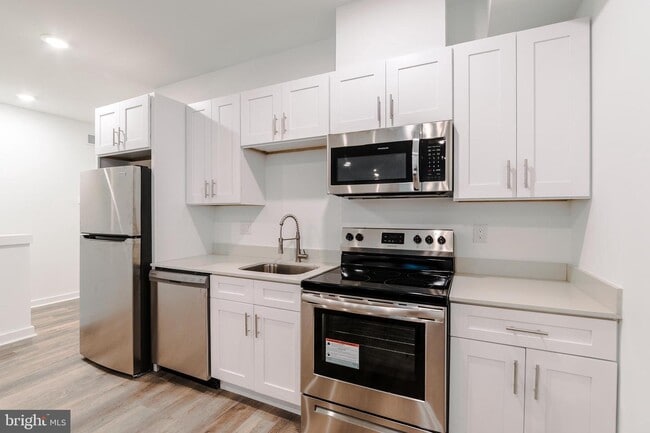 Building Photo - 317 N 41st St