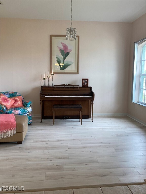 Foto del edificio - 2425 Embers Pkwy W