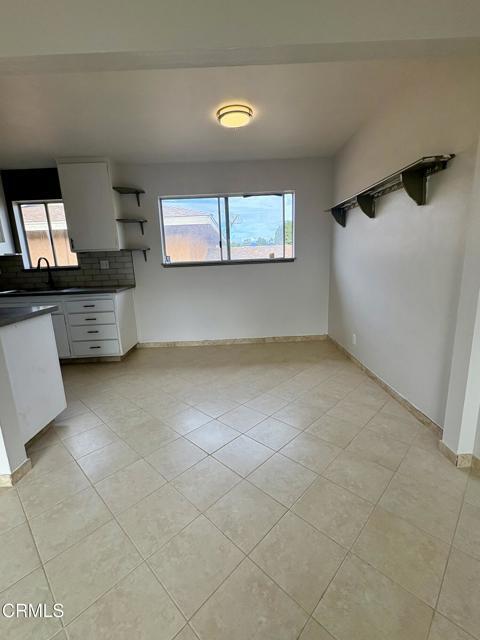 Building Photo - 1951 N Ventura Rd