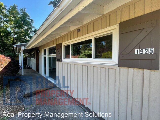 Building Photo - 3 br, 1 bath House - 1925 NE 130th Ave