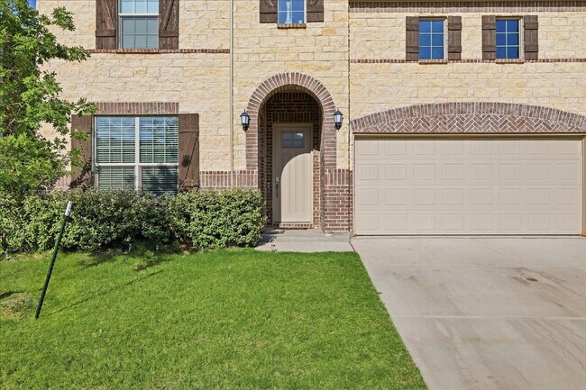 Building Photo - A self-contained living space (In-law suite) attached to the primary single-family home calling f...