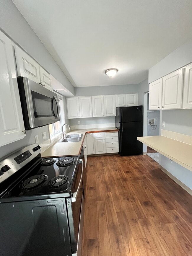 Kitchen - Capitol Gardens