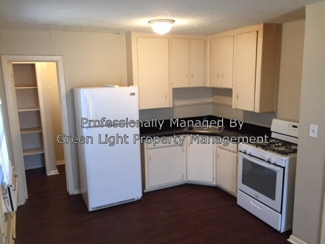 Building Photo - 5621 Ezell St