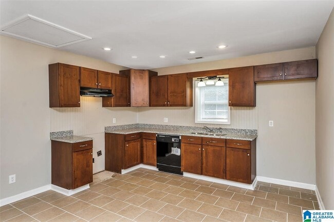 Building Photo - 117 Beechwood Ave