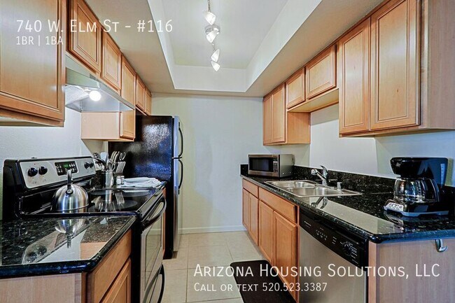 Building Photo - 740 W Elm St