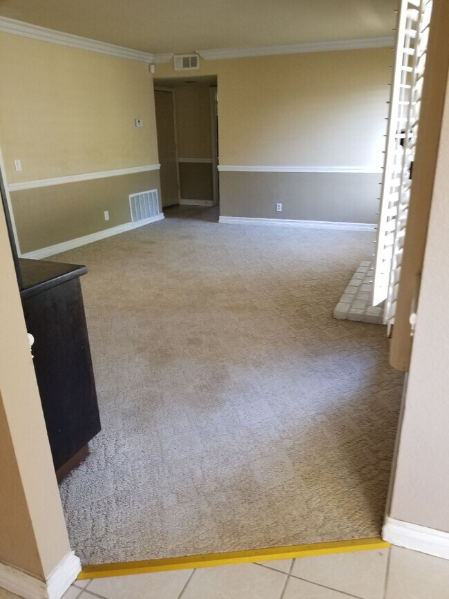 Building Photo - 1191 Chisolm Trail Dr