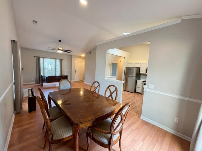 Building Photo - 455 S Piazza Ct