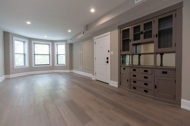 Foto del edificio - 3318 N Albany Ave