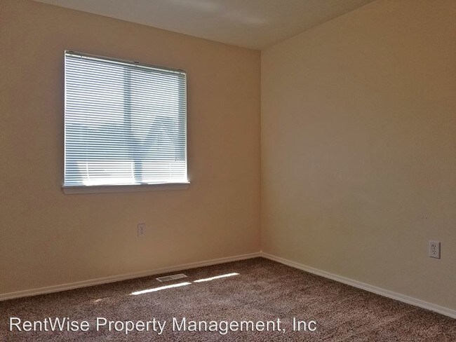 Foto del edificio - 3 br, 2 bath House - 3408 Airport Ave